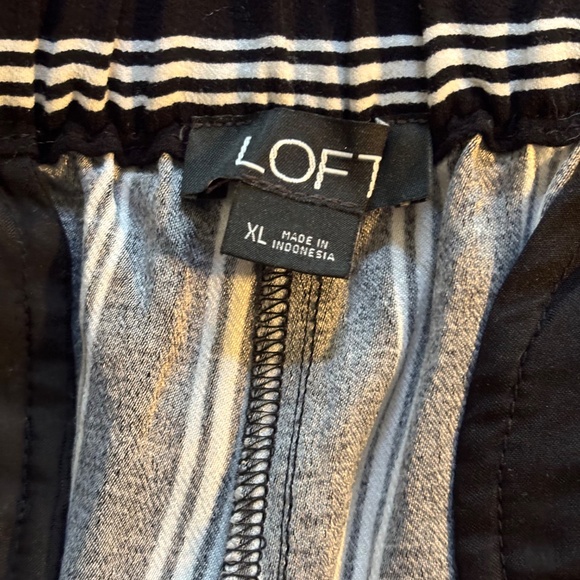 Classy and comfy LOFT Black with White Stripes XL 100% Viscose loose trousers - Picture 3 of 4